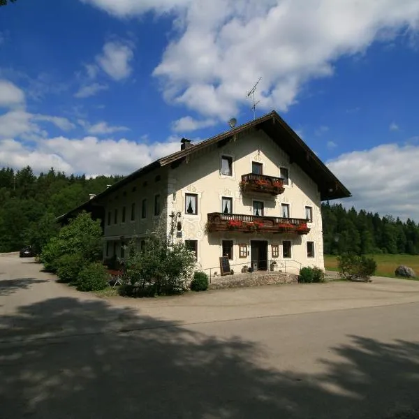 Landgasthof Auerschmiede, hotel v destinaci Irschenberg