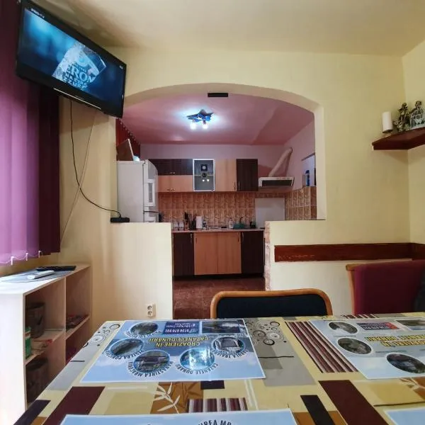 Apartament Maya, hotell i Orşova