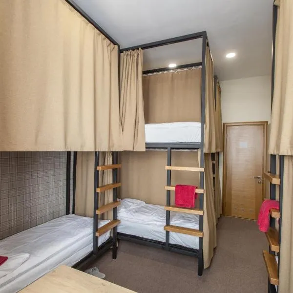 Nap & Rest Hostel、キーウのホテル