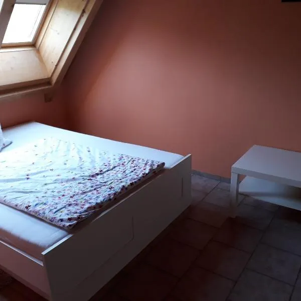 Gästezimmer in traumhafter Lage neben der Kurstadt, hotel v destinaci Oberthulba