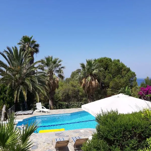 Villa Suites Lagonisi Luxury, hotel en Lagonisi