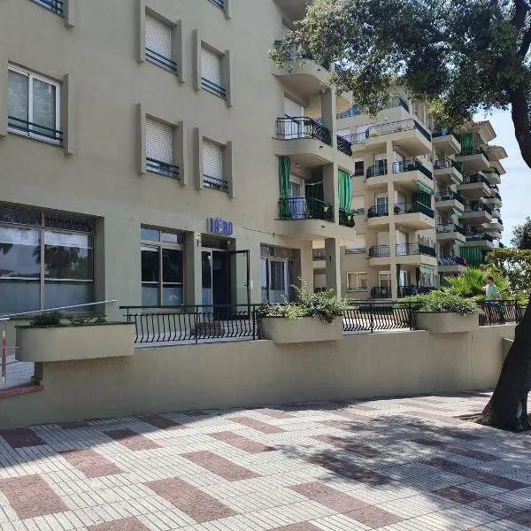 Faro SOLO para MUJERES, hotel v destinaci Platja  d'Aro
