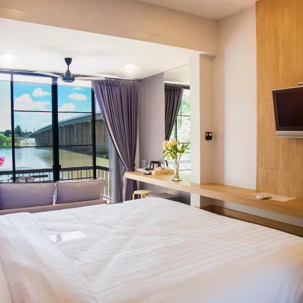 Home by the Bridge - SHA Certified, hotel in Ban Nakhon Chum