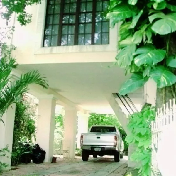 Hostal Villa Mercedes โรงแรมในติซิมิน