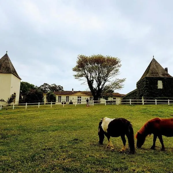 La Jouissiere，Le Tourne的飯店