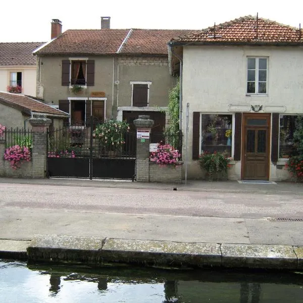 Chez Monique, hotel v destinaci Doulaincourt