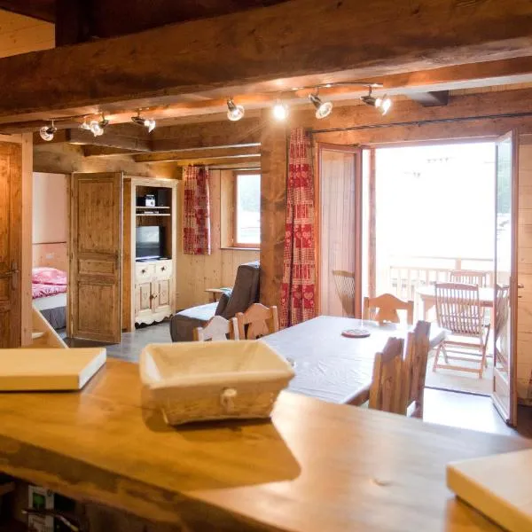 Chalet l'aubépine résidence B&B、ボンヌヴァル・シュル・アルクのホテル