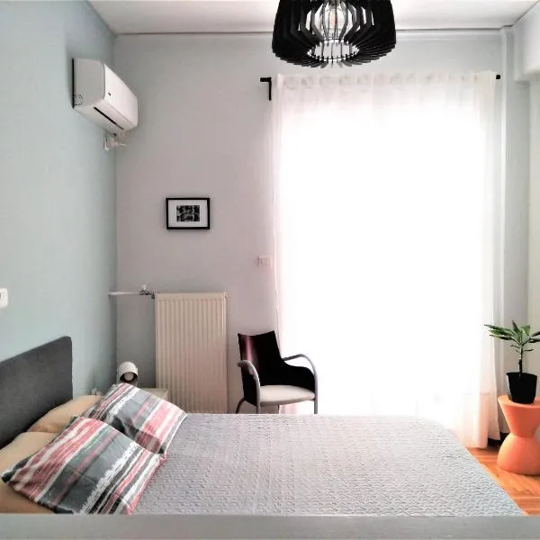 Athens Pangrati modern apt 10min to metro, viešbutis Atėnuose