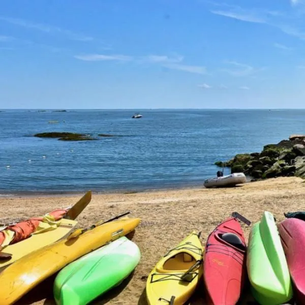 Cozy Garden Apartment Along the Shoreline, hotel in Guilford