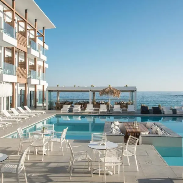 Enorme Ammos Beach Resort, hotel in Piskopianon