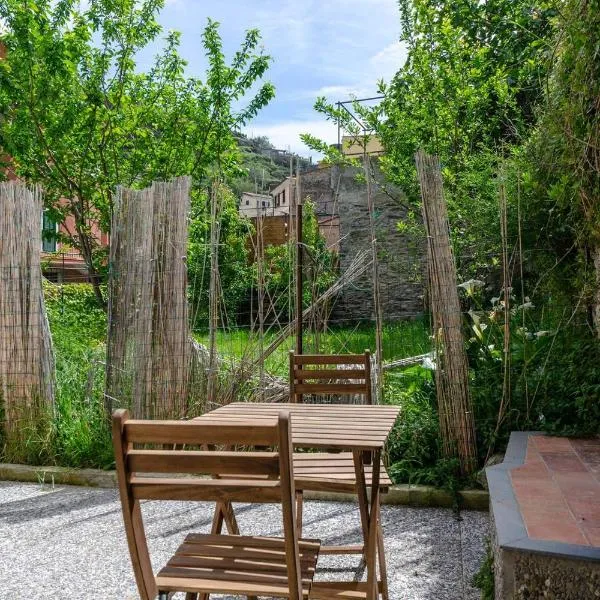 ALTIDO Family Flat with little patio, Cinque Terre, готель у місті Вернацца