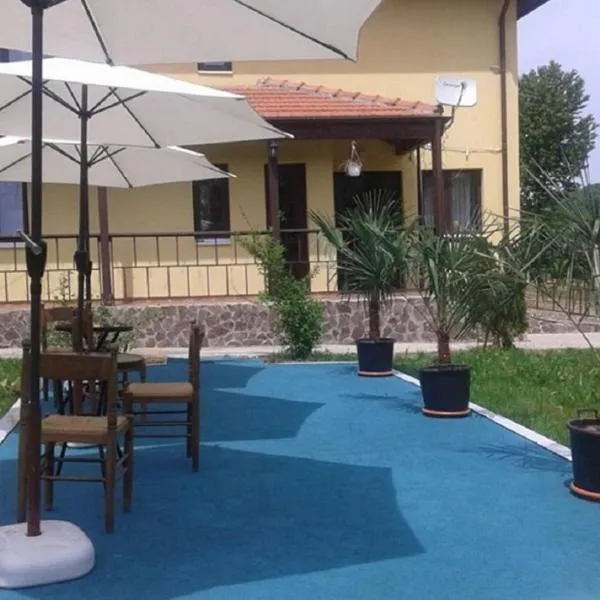 Pensiunea Casa Vanatorului – hotel w mieście Bălţaţi