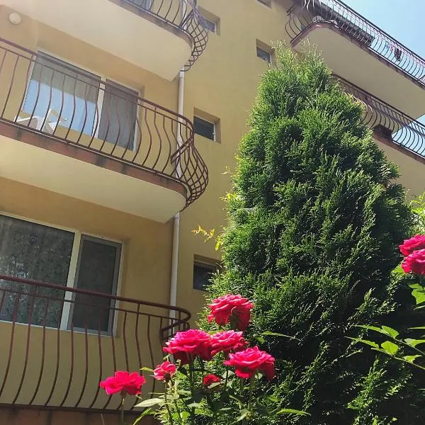 Guest House Villa Rose, hotel v Primorsku