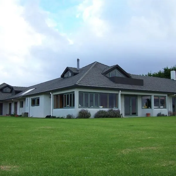 Waiwurrie Coastal Farm Lodge, hotel in Matauri Bay