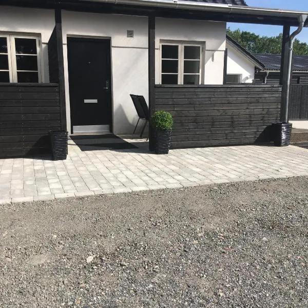 Hedegaard Holiday Apartments, hotel in Give