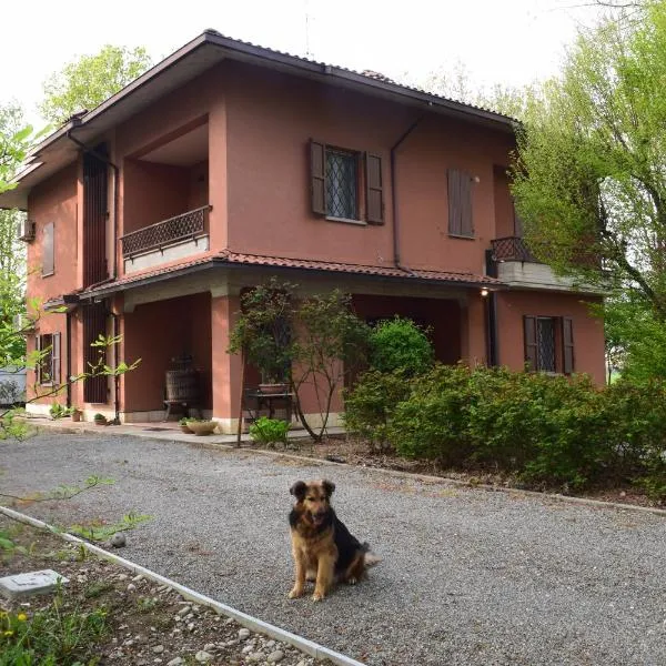 gambisa street, hotel v destinaci Soliera