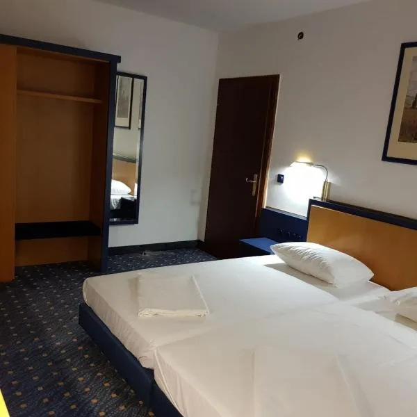 Portul Dunarii, hotel en Hîrşova