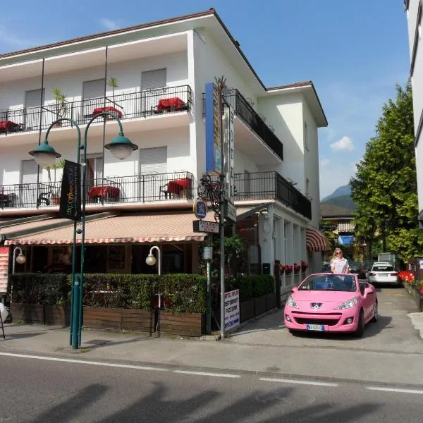 Hotel Rialto, khách sạn ở Riva del Garda