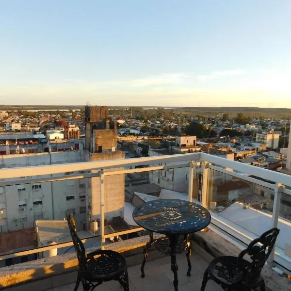 DEPARTAMENTO en PEATONAL con HERMOSA VISTA, hotel em Parada Ayuí