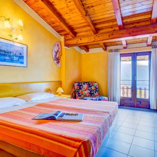 Hotel Castello，蒂尼亞萊的飯店