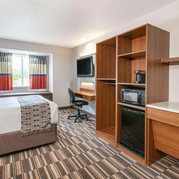 Microtel Inn & Suites by Wyndham Pittsburgh Airport, hotell i Robinson Township