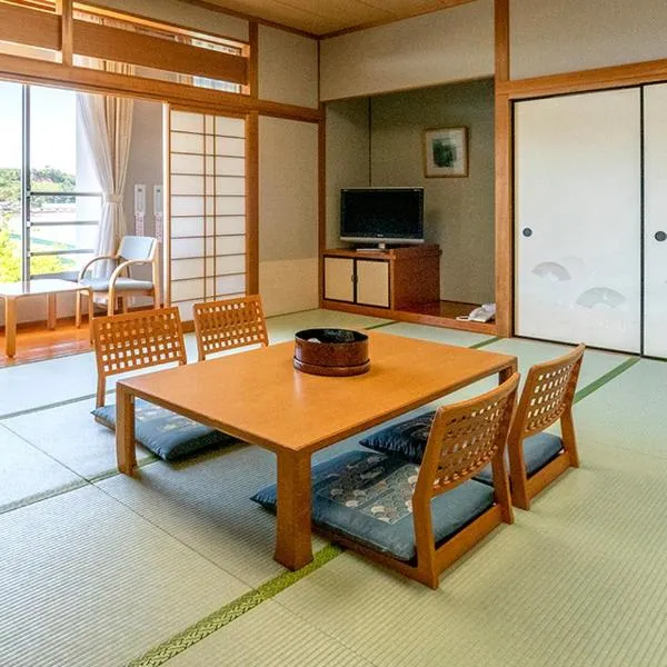 Awara Kitagata Onsen Kohanso Hana Yurari, hotel v destinaci Awara
