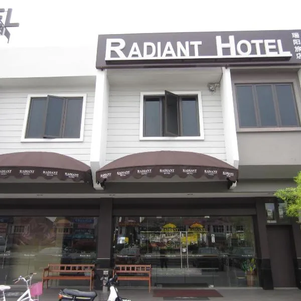 Radiant Hotel, hotel in Kampong Sungai Lombong