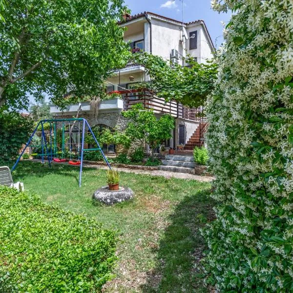 Apartments Ruzica – hotel w mieście Pomer