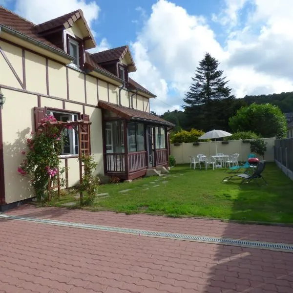 Gîte Le Petit Chalet avec parking gratuit, khách sạn ở Étretat