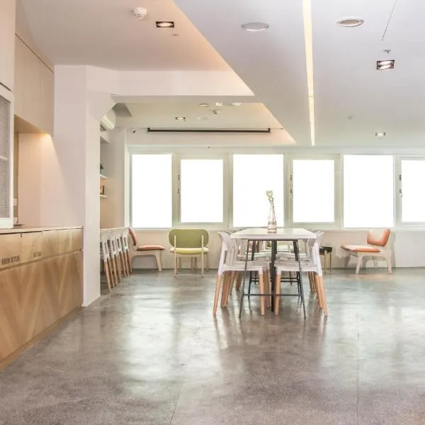 Light Inn, khách sạn ở Cơ Long