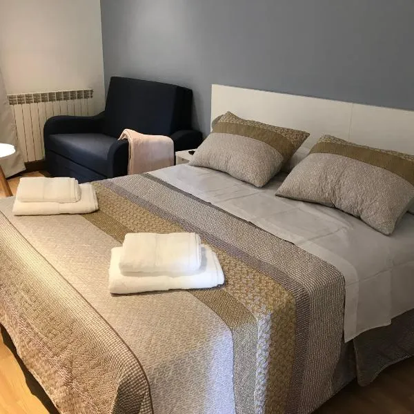 Hostal Casiano Camarasa, hotel v destinaci Camarasa