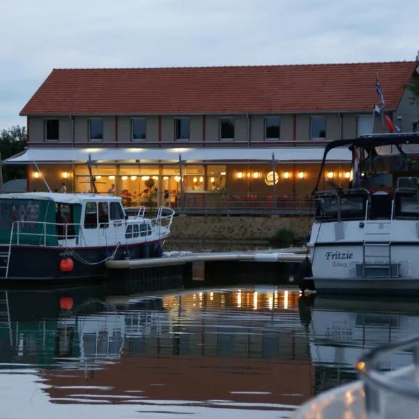 Le Port de Decize, hotel in Champvert