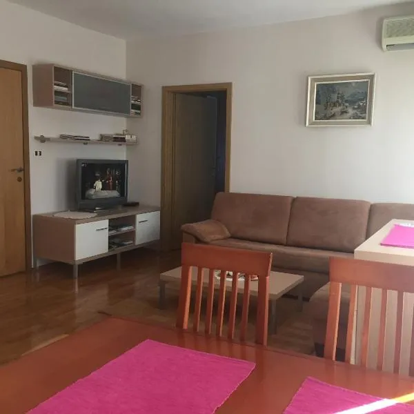 Apartment Pavešić 1, готель у місті Малий Лошинь