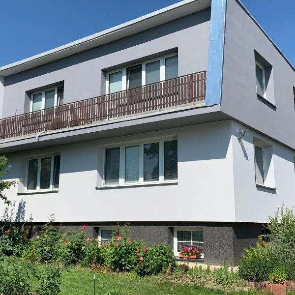 Pension Milada, hotel v destinaci Klecany