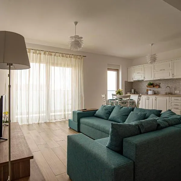 Luxury Seaside Apartament - Marina Surf Mamaia, hotel in Mamaia Sat/Năvodari
