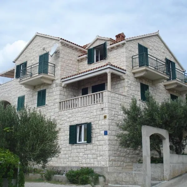 Apartments Marin, hotel v destinaci Bol