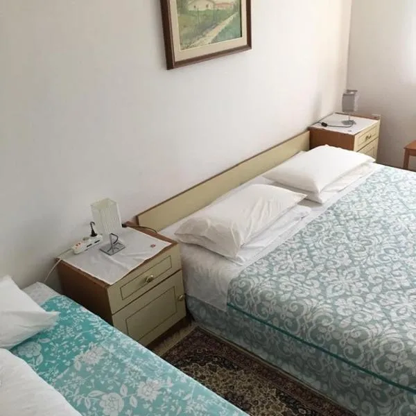 B&B LOKEV Lipica HostelSezana โรงแรมในLokev