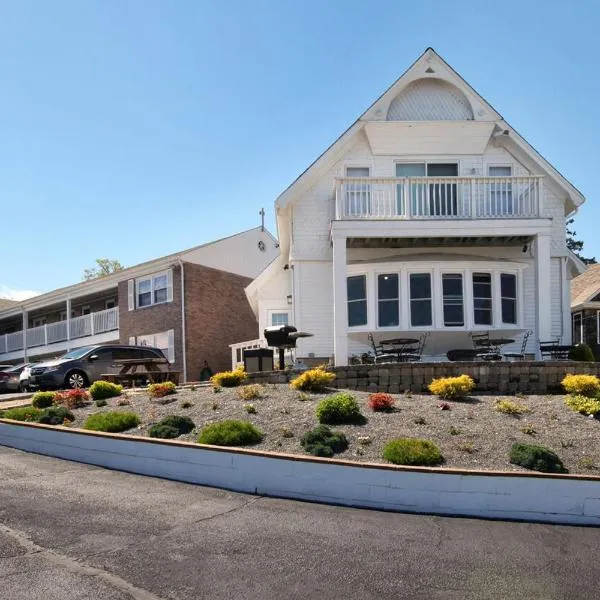 Cape Cod Harbor House Inn, hotel v destinaci Hyannis