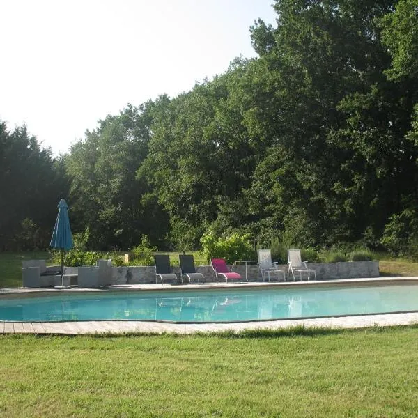 La Pierre Blanche, hotel in Castelnaud-de-Gratecambe