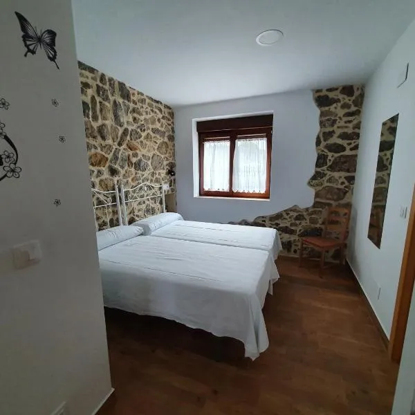 BIULES - LA COLINA – hotel w mieście Arnuero