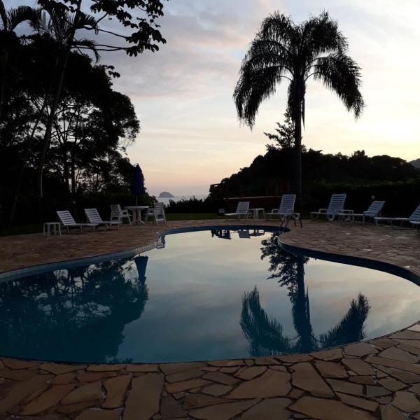 Chalé Praia Boiçucanga wi fi piscina Village Mirante Litoral Norte SP