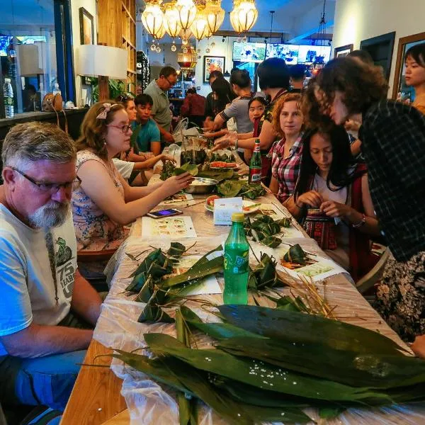 Chengdu Flipflop Hostel - Right Next To Taikooli & Metro - Chill & Social Rooftop Garden Bar - Free Activities - Friendly English Speaking Staff - Tibet, Panda, Buddha & Snow Mountain Tours, hotel v destinaci Čcheng-tu