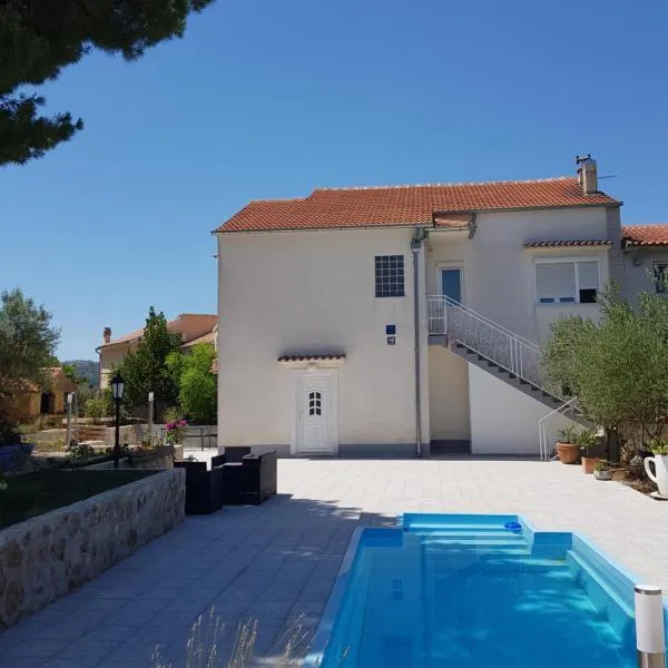 Holiday House ''Villa Flora'', hotel v Šibeniku