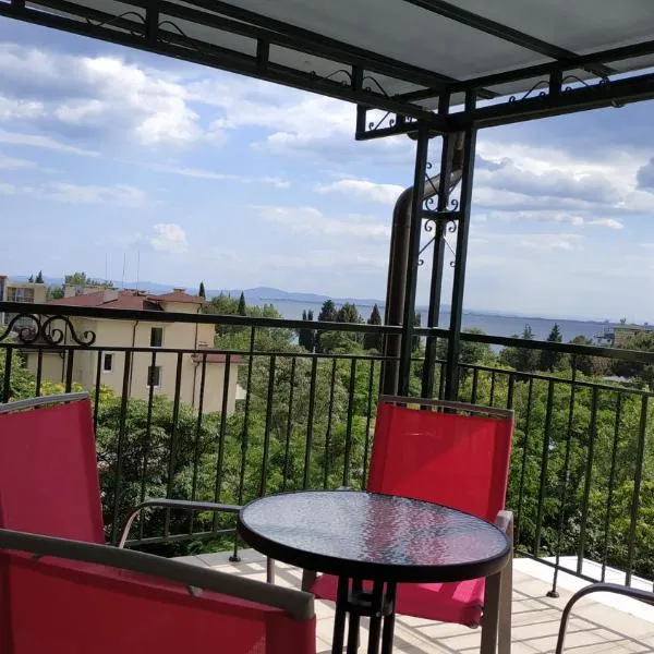 라브다에 위치한 호텔 Family House Asai