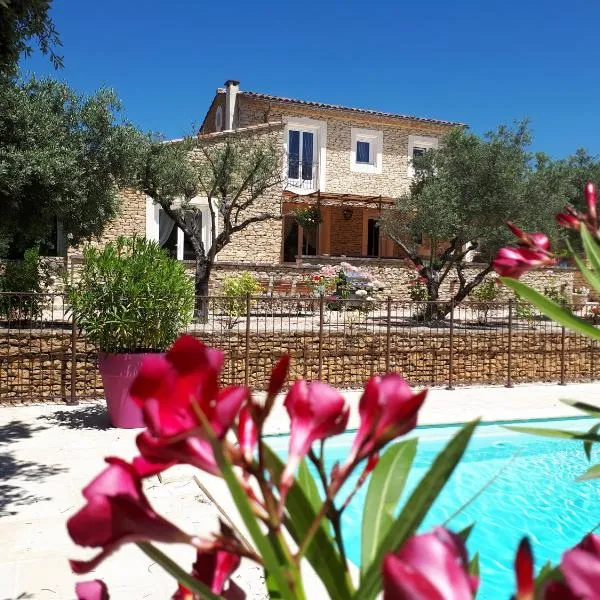l 'oliveraie, hotel in Gordes