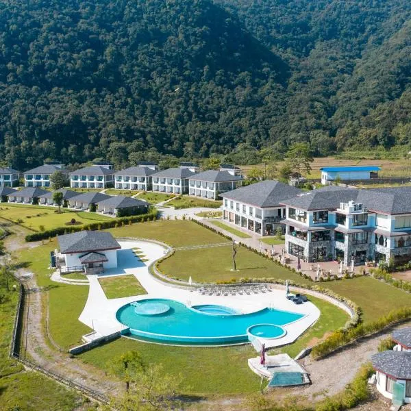 Mountain Glory Forest Resort, отель в городе Bathāla
