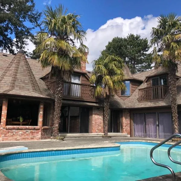 Jason House - Immaculate Suites in a Quiet Seaside Neighbourhood near UVIC, hotel in Victoria