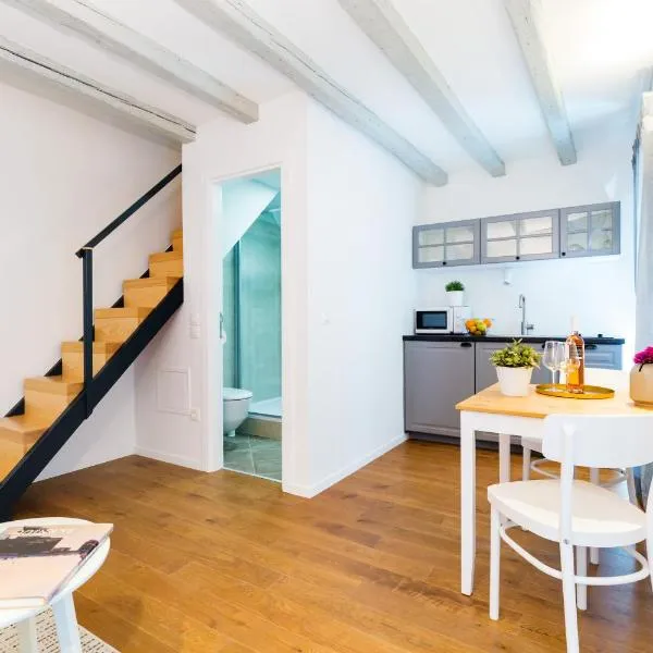Cozy Montalbano Studios by Irundo, khách sạn ở Rovinj
