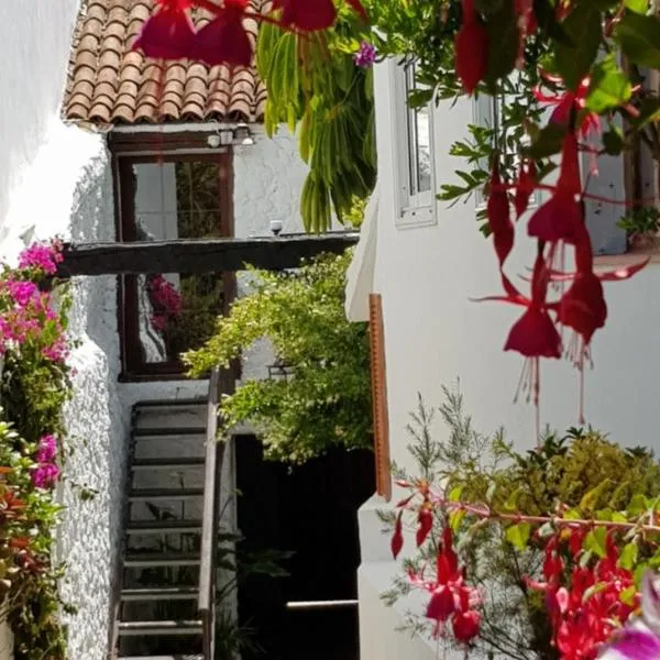 Elescondite, hotel v destinaci Sauzal