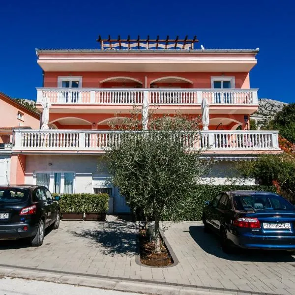 Apartments Amari, hotel i Starigrad-Paklenica